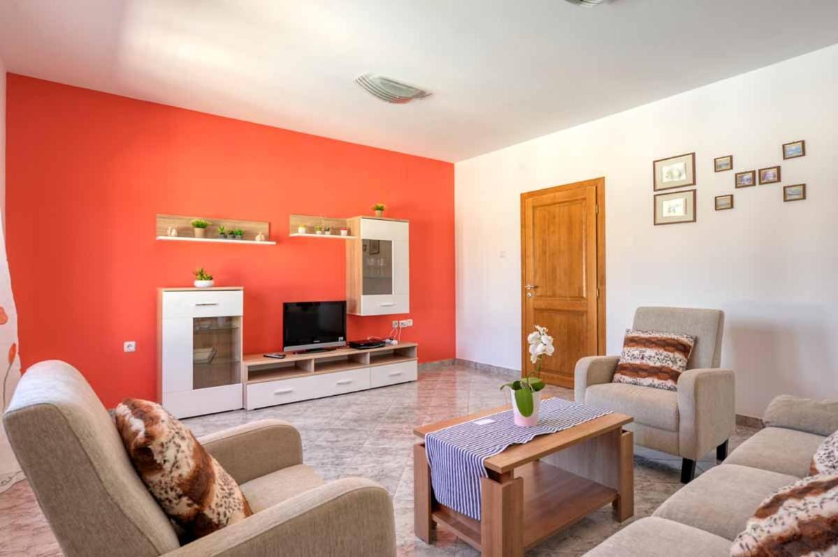 House Melly With Swimming Pool Villa Rovinjsko Selo Exterior foto