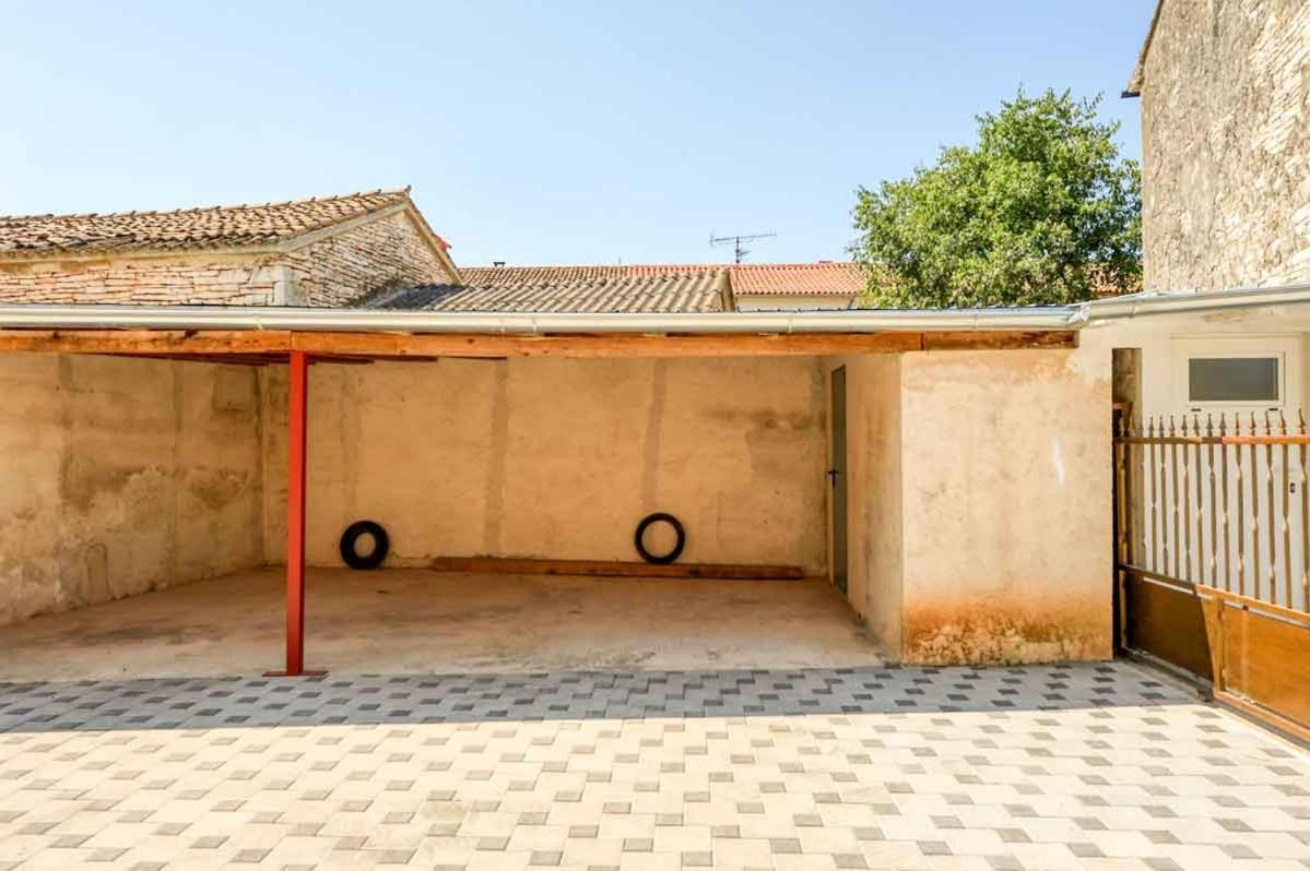 House Melly With Swimming Pool Villa Rovinjsko Selo Exterior foto