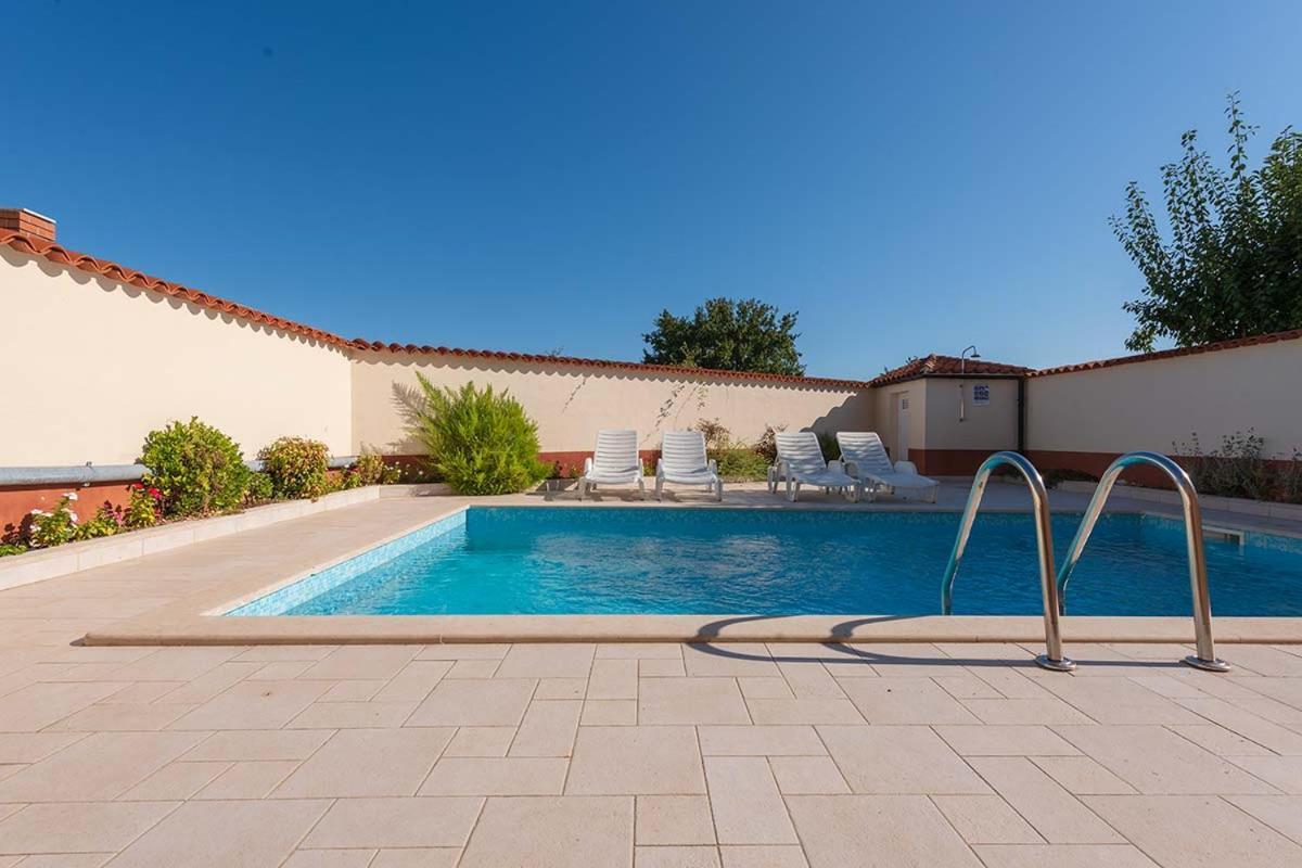 House Melly With Swimming Pool Villa Rovinjsko Selo Exterior foto