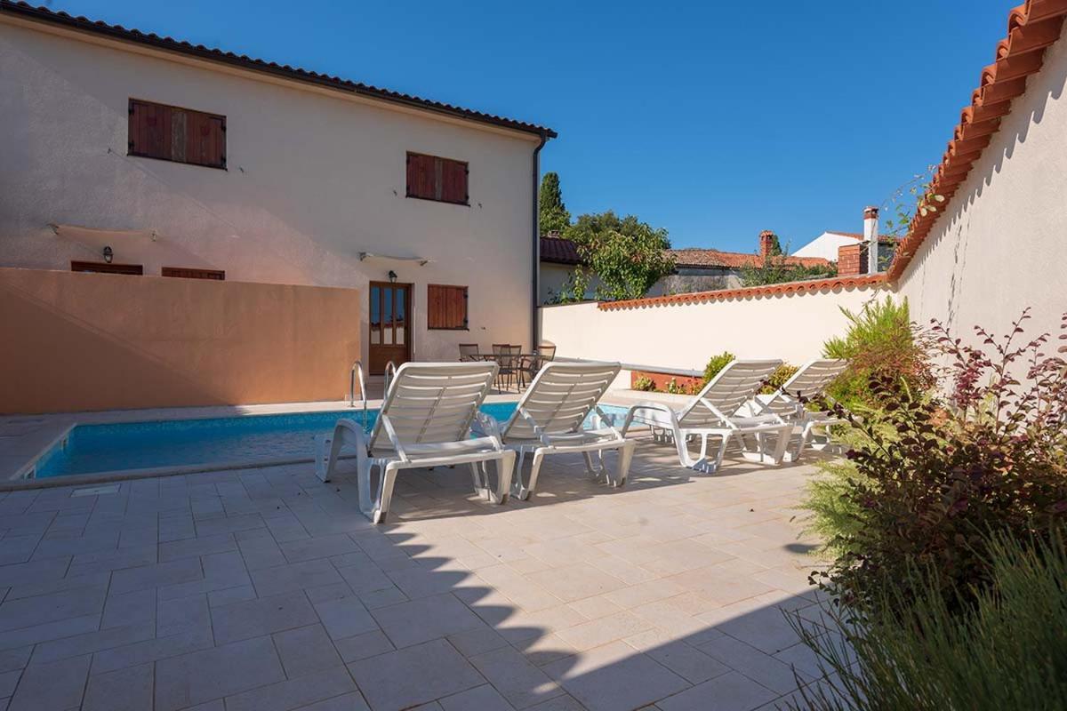 House Melly With Swimming Pool Villa Rovinjsko Selo Exterior foto