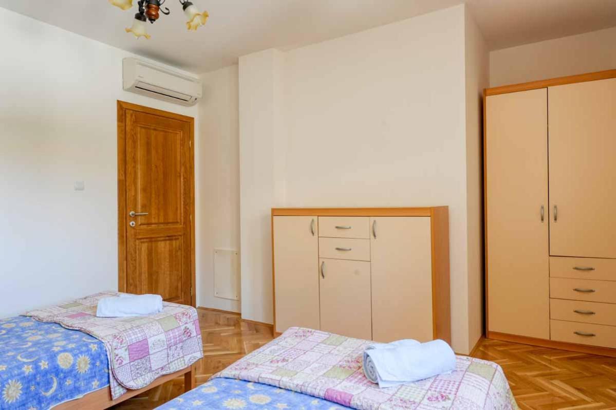 House Melly With Swimming Pool Villa Rovinjsko Selo Exterior foto