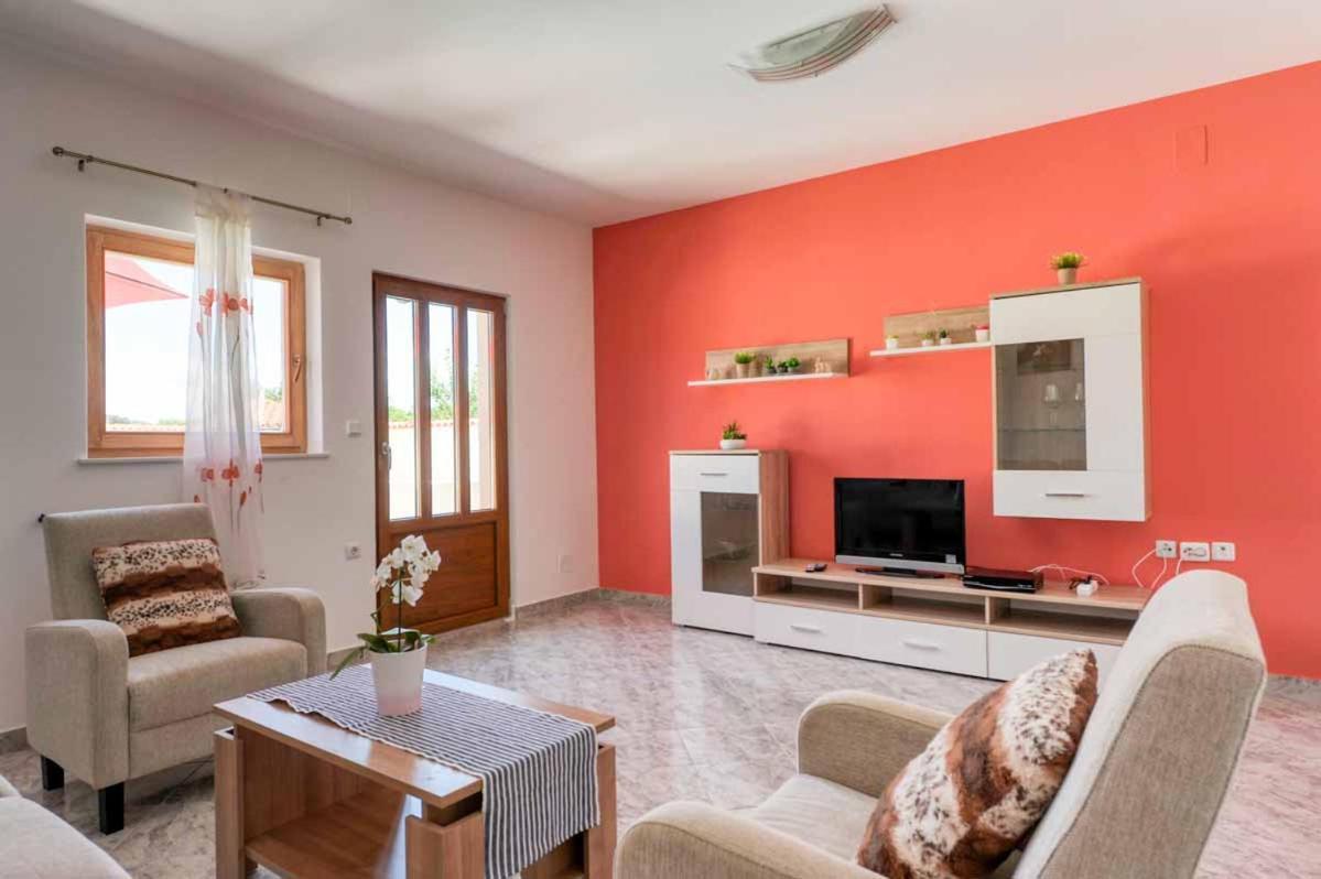 House Melly With Swimming Pool Villa Rovinjsko Selo Exterior foto