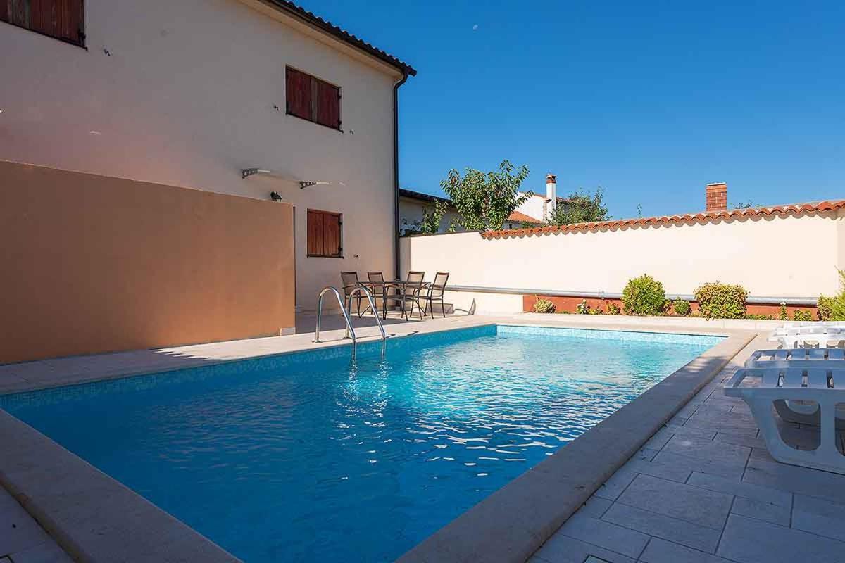 House Melly With Swimming Pool Villa Rovinjsko Selo Exterior foto